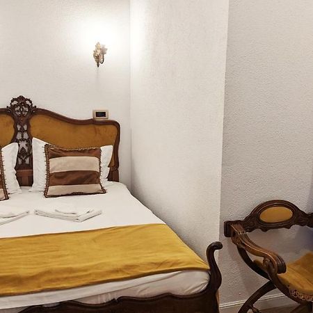 Zur Krone Sibiu Bagian luar foto