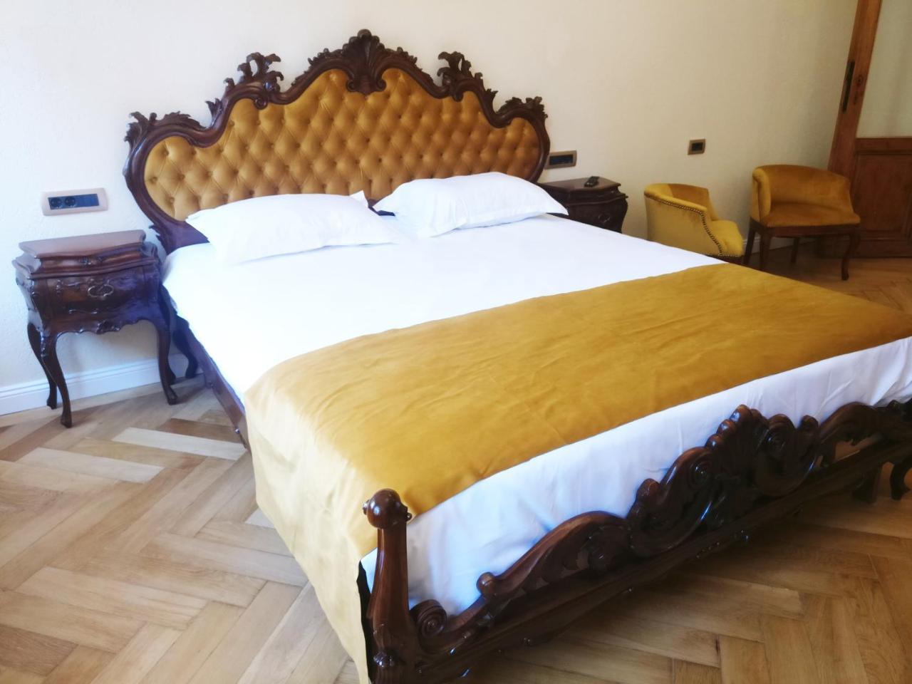 Zur Krone Sibiu Bagian luar foto