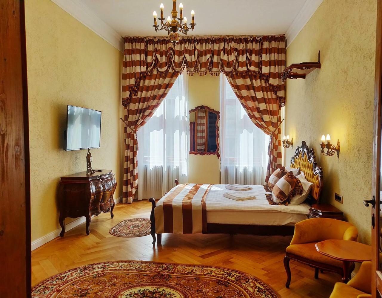 Zur Krone Sibiu Bagian luar foto