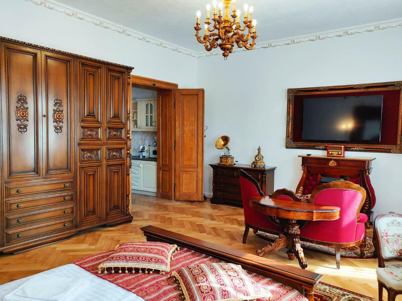 Zur Krone Sibiu Bagian luar foto
